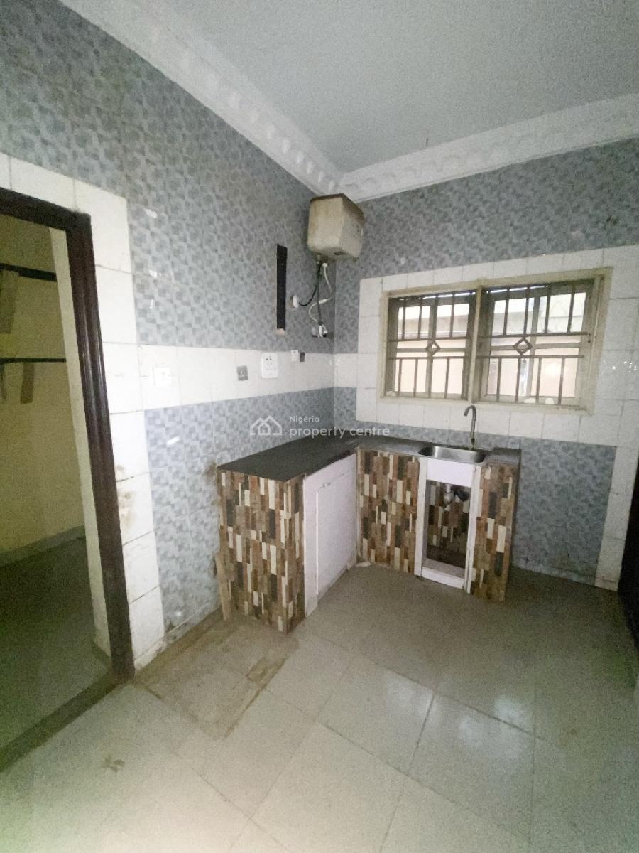 a Well Maintained Spacious 3 Bedroom Flat, Gra Phase 1, Magodo, Lagos, Flat / Apartment for Rent