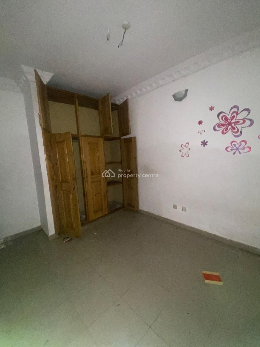 a Well Maintained Spacious 3 Bedroom Flat, Gra Phase 1, Magodo, Lagos, Flat / Apartment for Rent