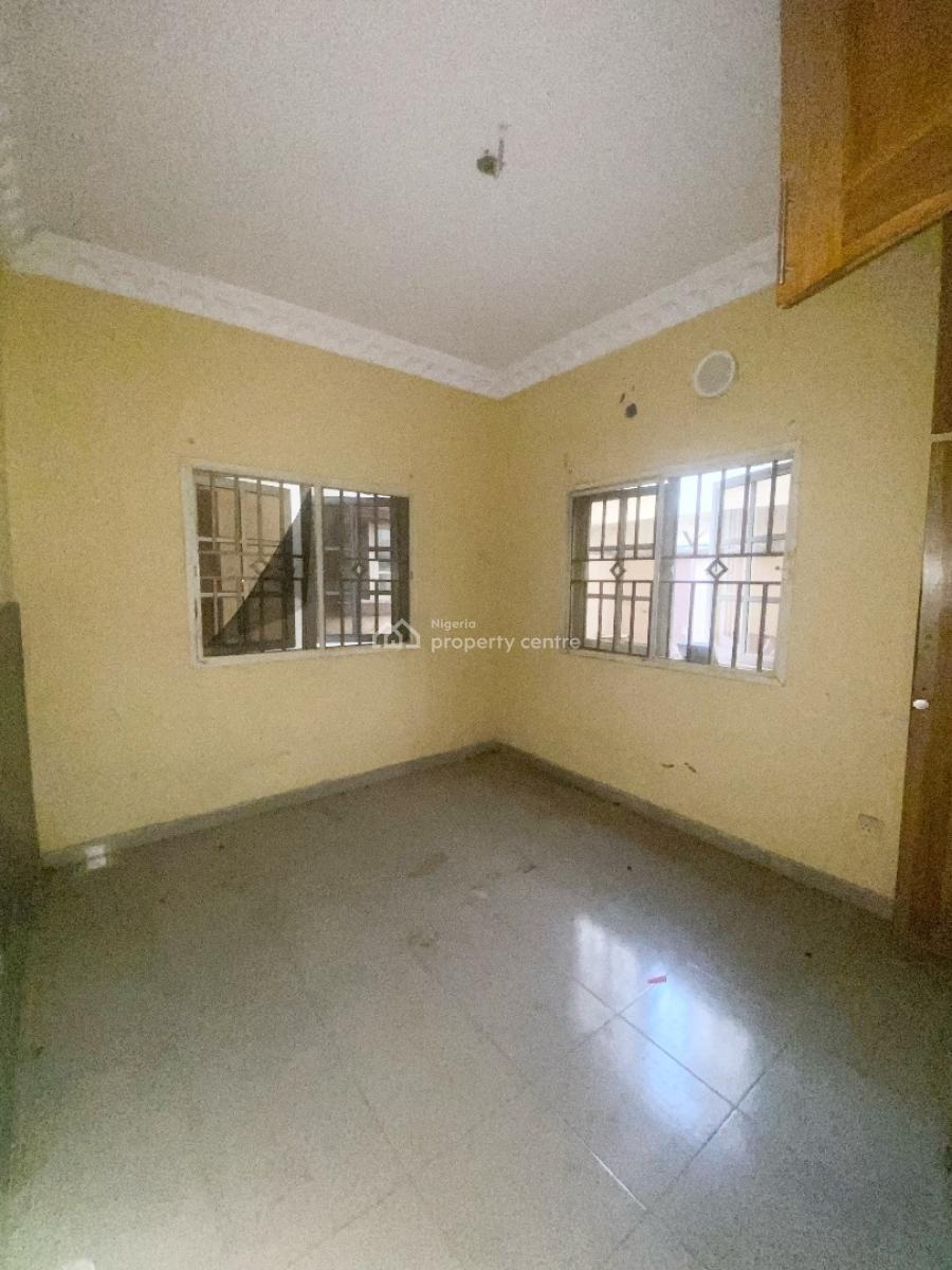 a Well Maintained Spacious 3 Bedroom Flat, Gra Phase 1, Magodo, Lagos, Flat / Apartment for Rent