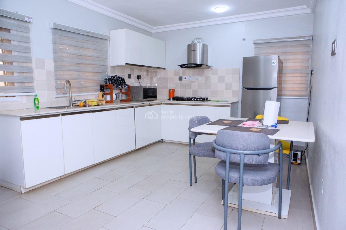 Furnished Block of 4 Units of 3 Bedroom Flats.twin Duplex of 6 Bedroom, Old Bodija, Ibadan, Oyo, Block of Flats for Sale