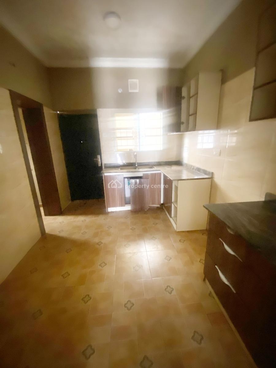 a Well Maintained Spacious 5 Bedroom Terrace Duplex with Bq, Gra Phase 1, Magodo, Lagos, Terraced Duplex for Rent