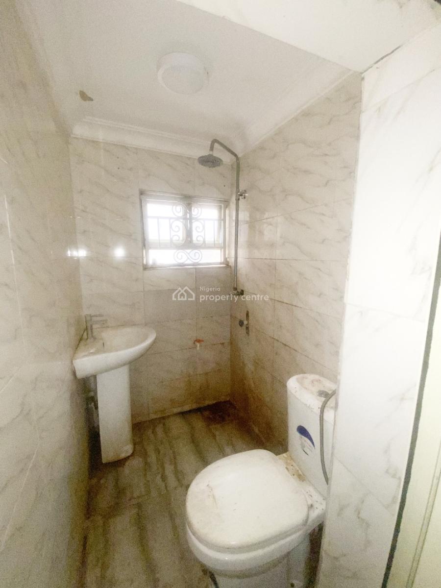 a Well Maintained Spacious 5 Bedroom Terrace Duplex with Bq, Gra Phase 1, Magodo, Lagos, Terraced Duplex for Rent