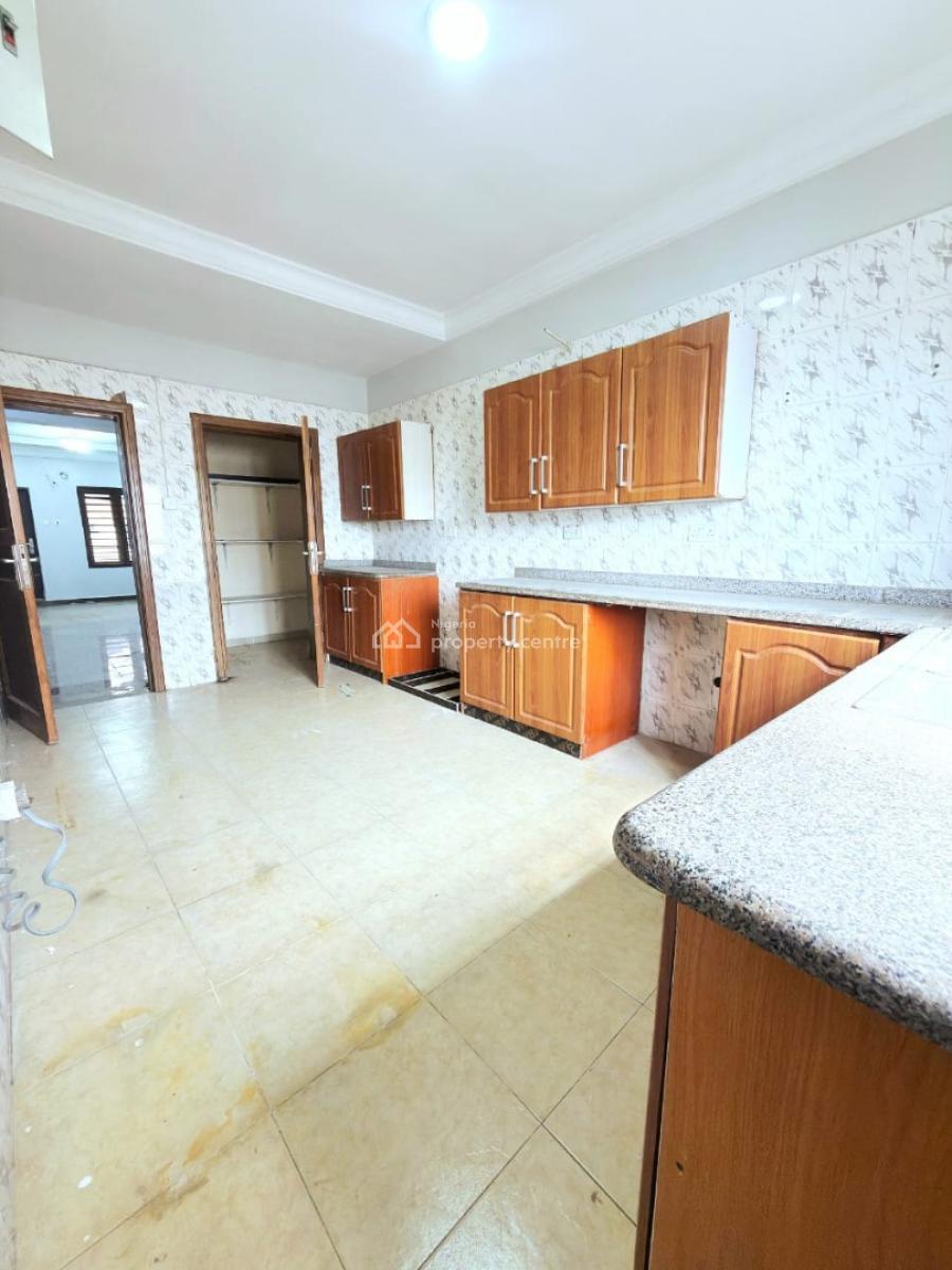 Spacious 3-bedroom Apartment with Bq, Lekki Phase 1, Lekki, Lagos, Flat / Apartment for Rent