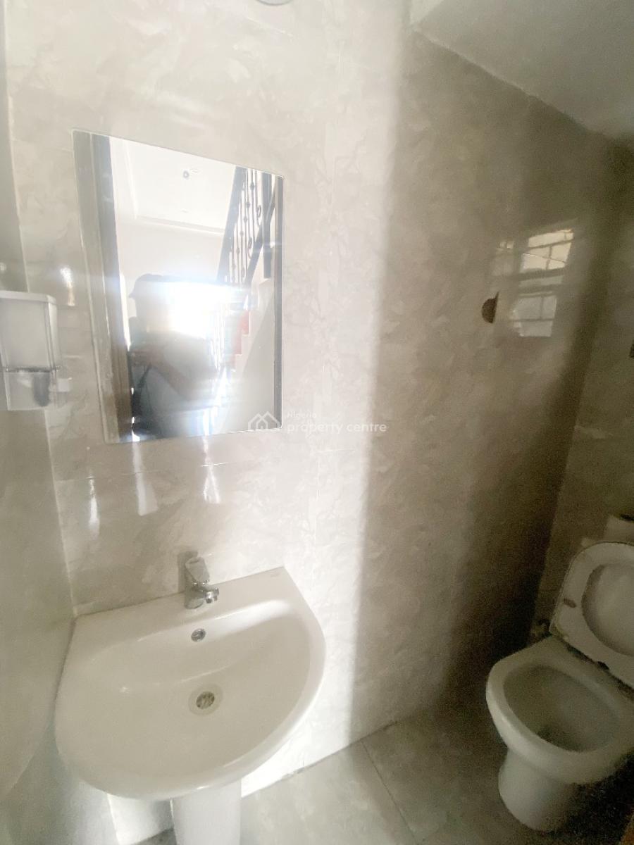 a Well Maintained Spacious 3 Bedroom Terrace Duplex, Omole Phase 2, Ikeja, Lagos, Terraced Duplex for Rent