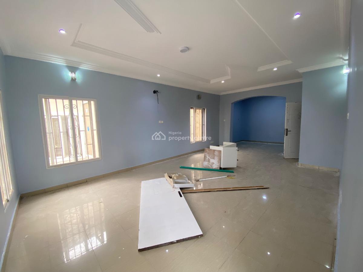 a Spacious 5bedroom Detached House with 2bq, Lekki Phase 1, Lekki, Lagos, Office Space for Rent