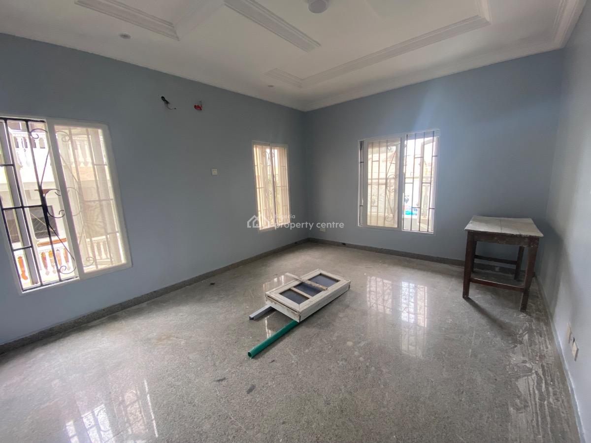 a Spacious 5bedroom Detached House with 2bq, Lekki Phase 1, Lekki, Lagos, Office Space for Rent