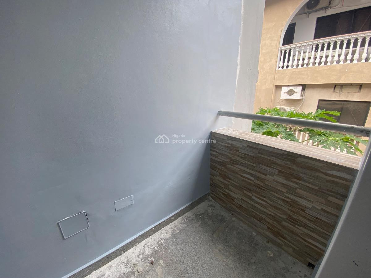 a Spacious 5bedroom Detached House with 2bq, Lekki Phase 1, Lekki, Lagos, Office Space for Rent