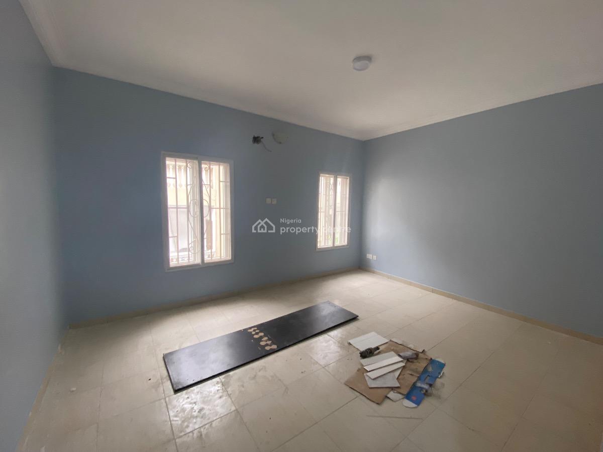 a Spacious 5bedroom Detached House with 2bq, Lekki Phase 1, Lekki, Lagos, Office Space for Rent