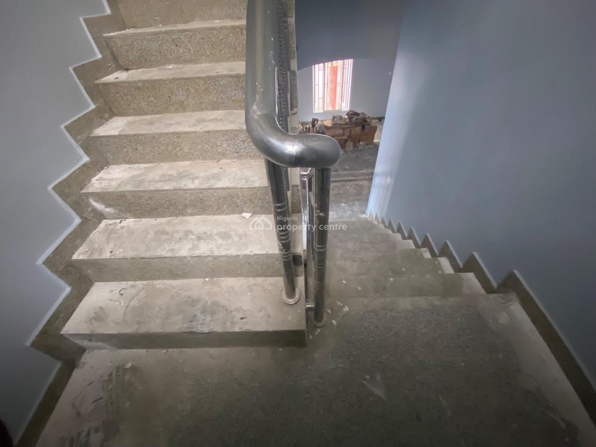 a Spacious 5bedroom Detached House with 2bq, Lekki Phase 1, Lekki, Lagos, Office Space for Rent