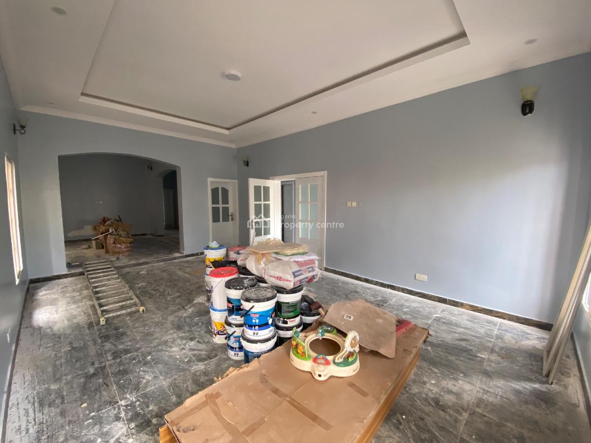 a Spacious 5bedroom Detached House with 2bq, Lekki Phase 1, Lekki, Lagos, Office Space for Rent