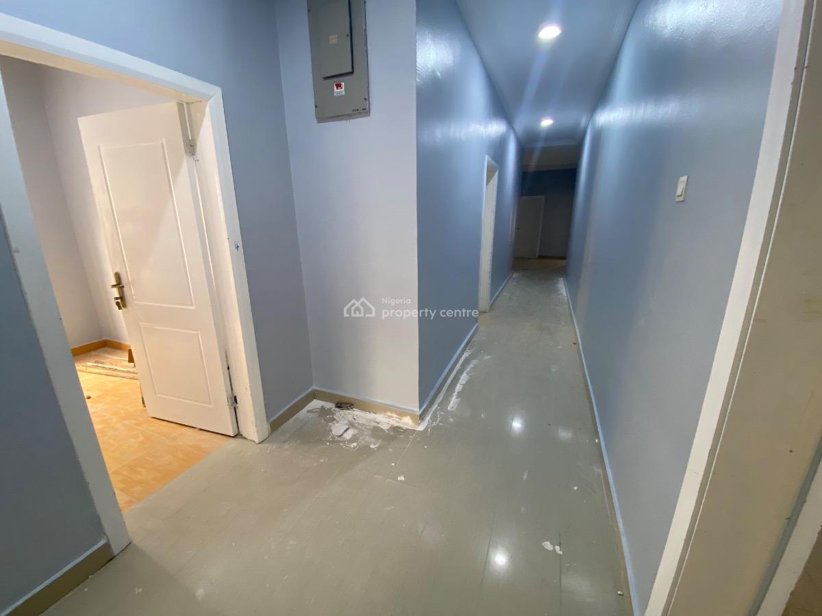 a Spacious 5bedroom Detached House with 2bq, Lekki Phase 1, Lekki, Lagos, Office Space for Rent