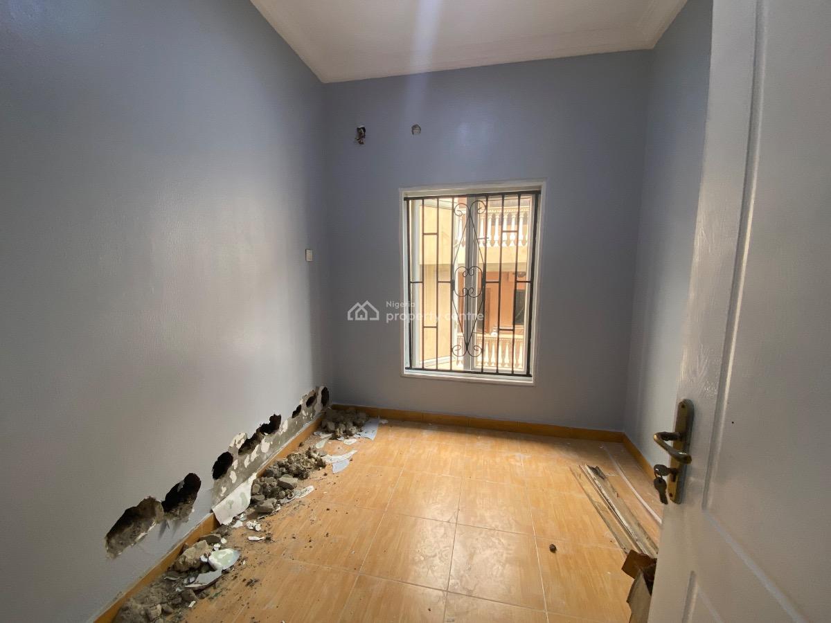 a Spacious 5bedroom Detached House with 2bq, Lekki Phase 1, Lekki, Lagos, Office Space for Rent