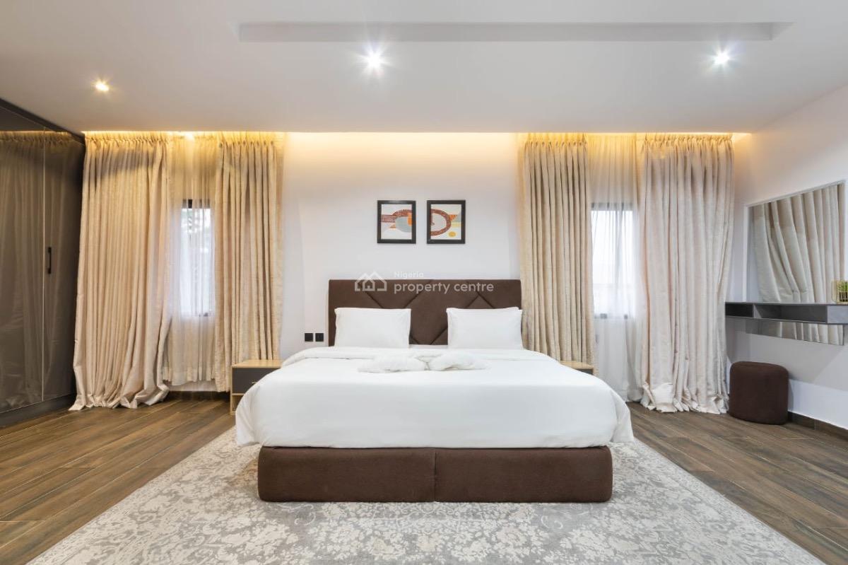 Spacious One Bed in a Nice Estate, Lekki Phase 1, Lekki, Lagos, Flat / Apartment Short Let