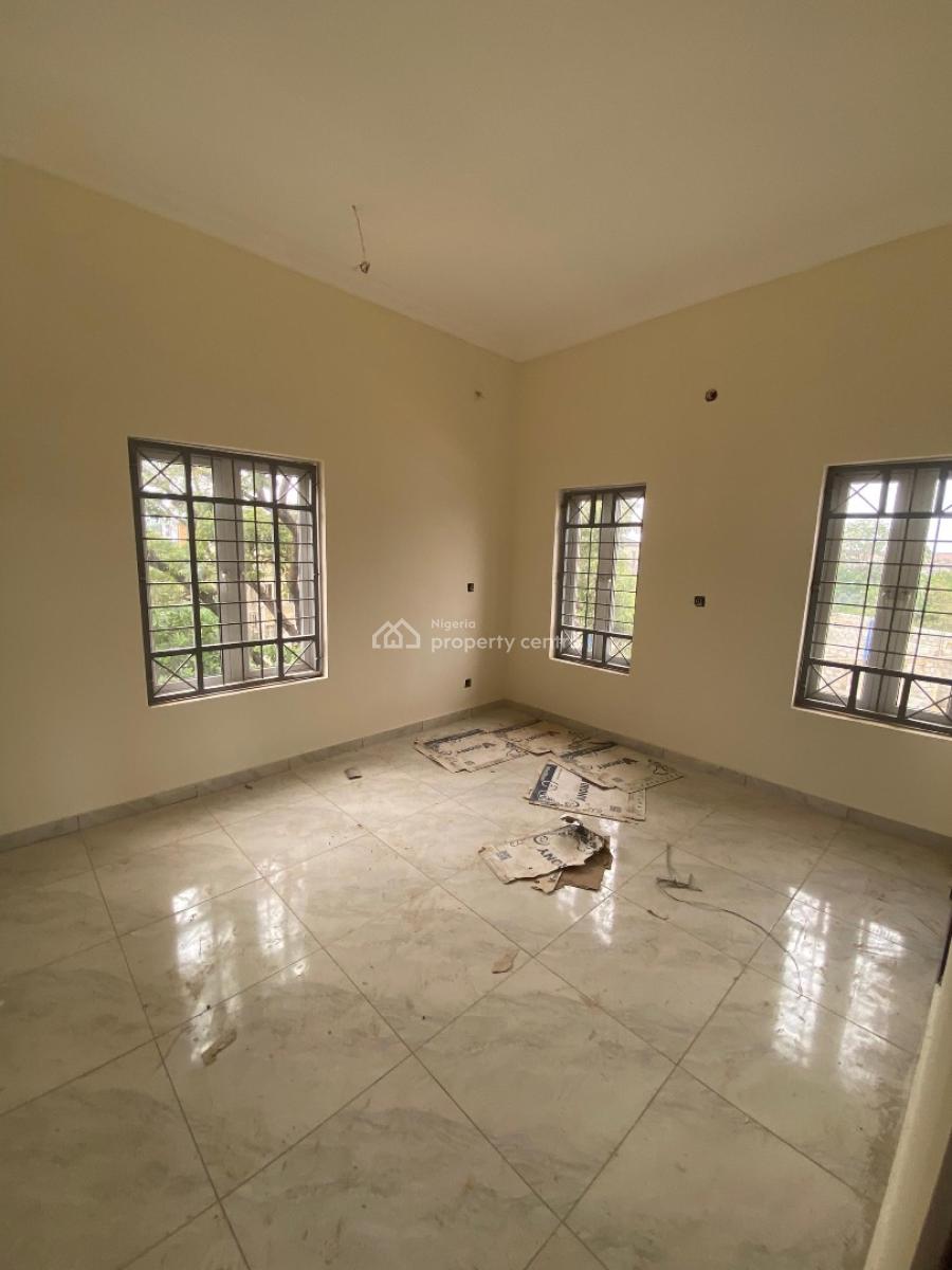 Executive Semi-detached Luxury in Gaduwa  4-bedroom Terraces with Bq, Gaduwa, Abuja, Semi-detached Duplex for Sale