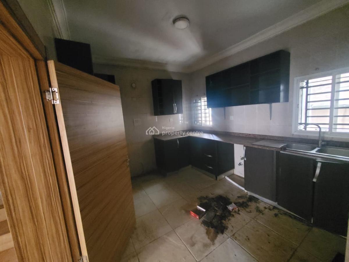 a Well Maintained 4 Bedroom Terrace Duplex, Lekki, Lagos, Terraced Duplex for Sale
