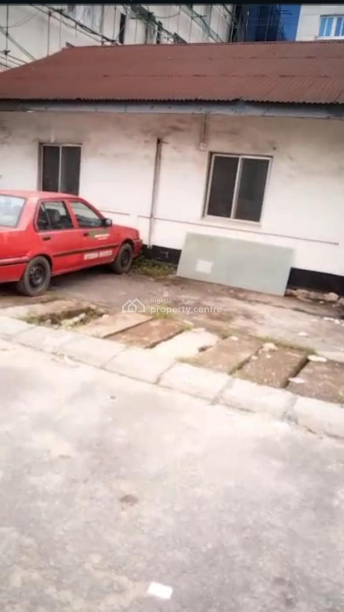 4 Bedroom Bungalow with Bq, Montgomery, Yaba, Lagos, Detached Bungalow for Rent