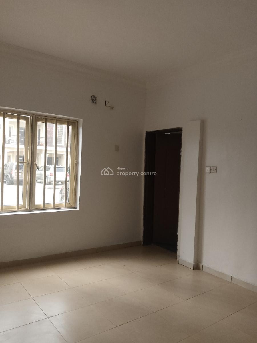 Very Spacious and Newly Out 3bedroom, Ilaje Mobile Road, Ajah, Lagos, Flat / Apartment for Rent
