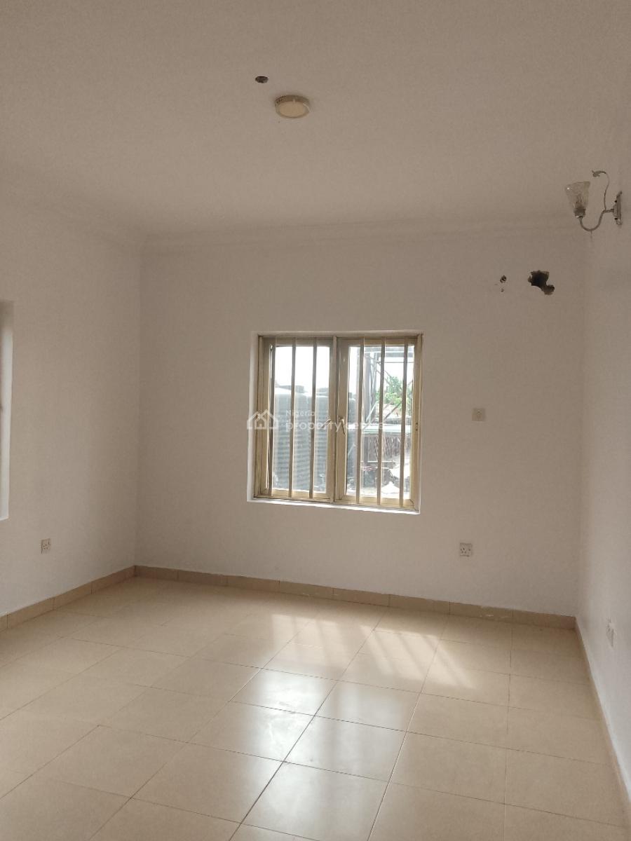 Very Spacious and Newly Out 3bedroom, Ilaje Mobile Road, Ajah, Lagos, Flat / Apartment for Rent