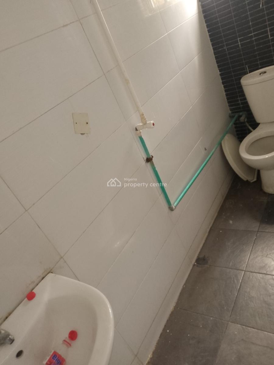 Very Spacious and Newly Out 3bedroom, Ilaje Mobile Road, Ajah, Lagos, Flat / Apartment for Rent