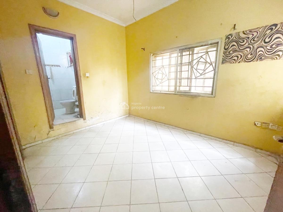 a Well Maintained Spacious 5 Bedroom Semi Detached Duplex with Bq, Gra Phase 2, Magodo, Lagos, Semi-detached Duplex for Rent