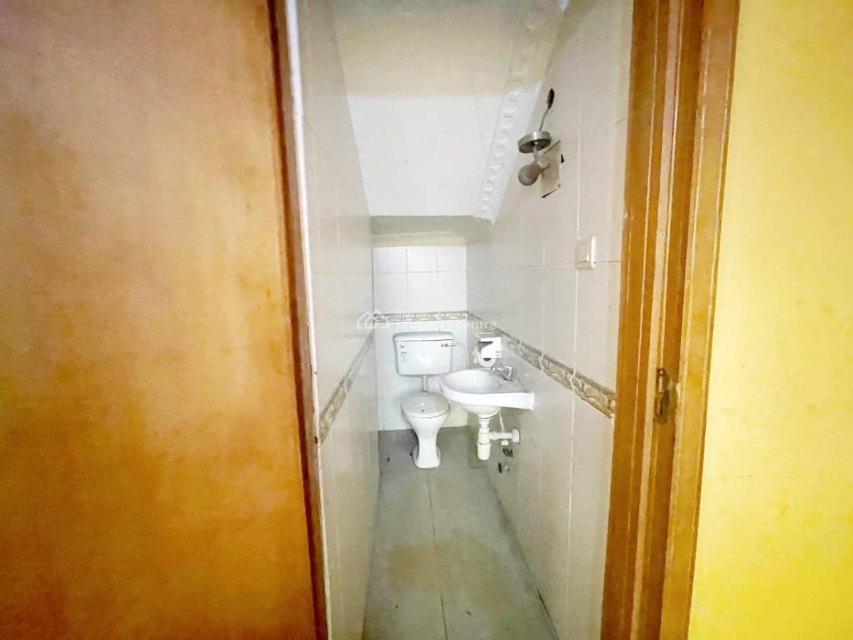 a Well Maintained Spacious 5 Bedroom Semi Detached Duplex with Bq, Gra Phase 2, Magodo, Lagos, Semi-detached Duplex for Rent