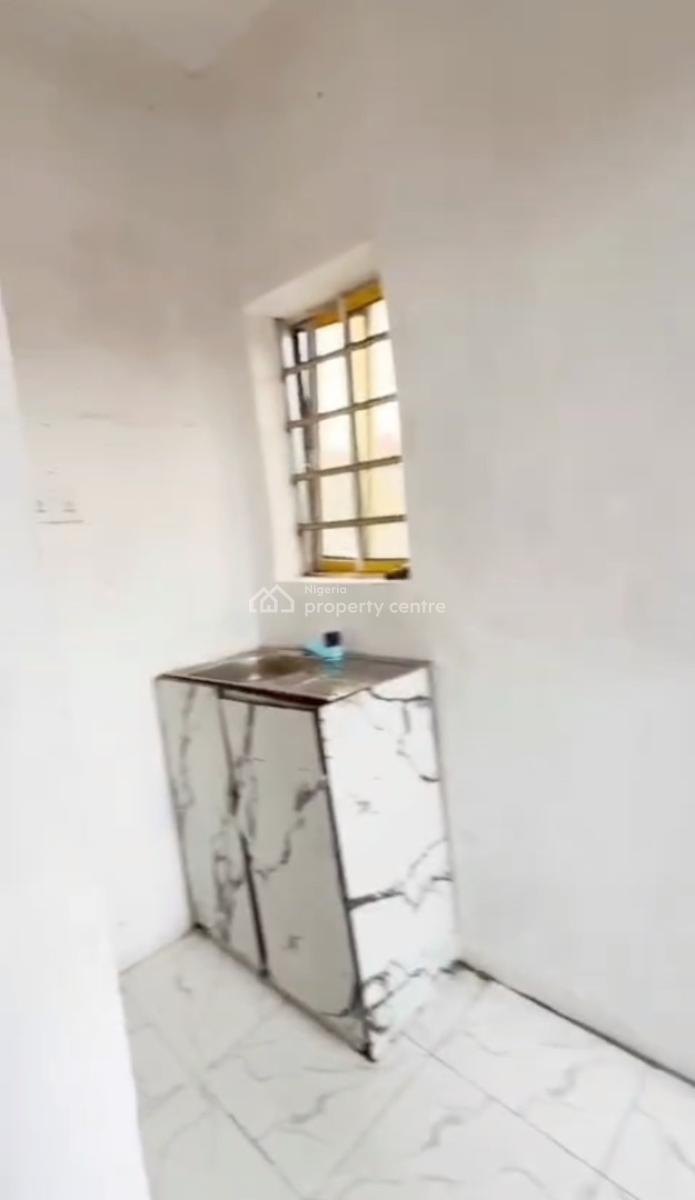 a Decent Lovely Mini Flat, Fola Agoro, Yaba, Lagos, Mini Flat (room and Parlour) for Rent