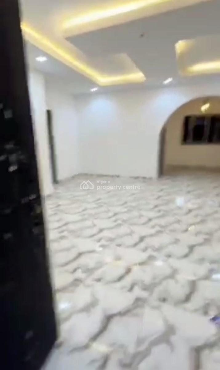 Lovely Spacious Standard Three (3) Bedroom Apartment, Off Pedro Road, Shomolu, Lagos, Flat / Apartment for Rent