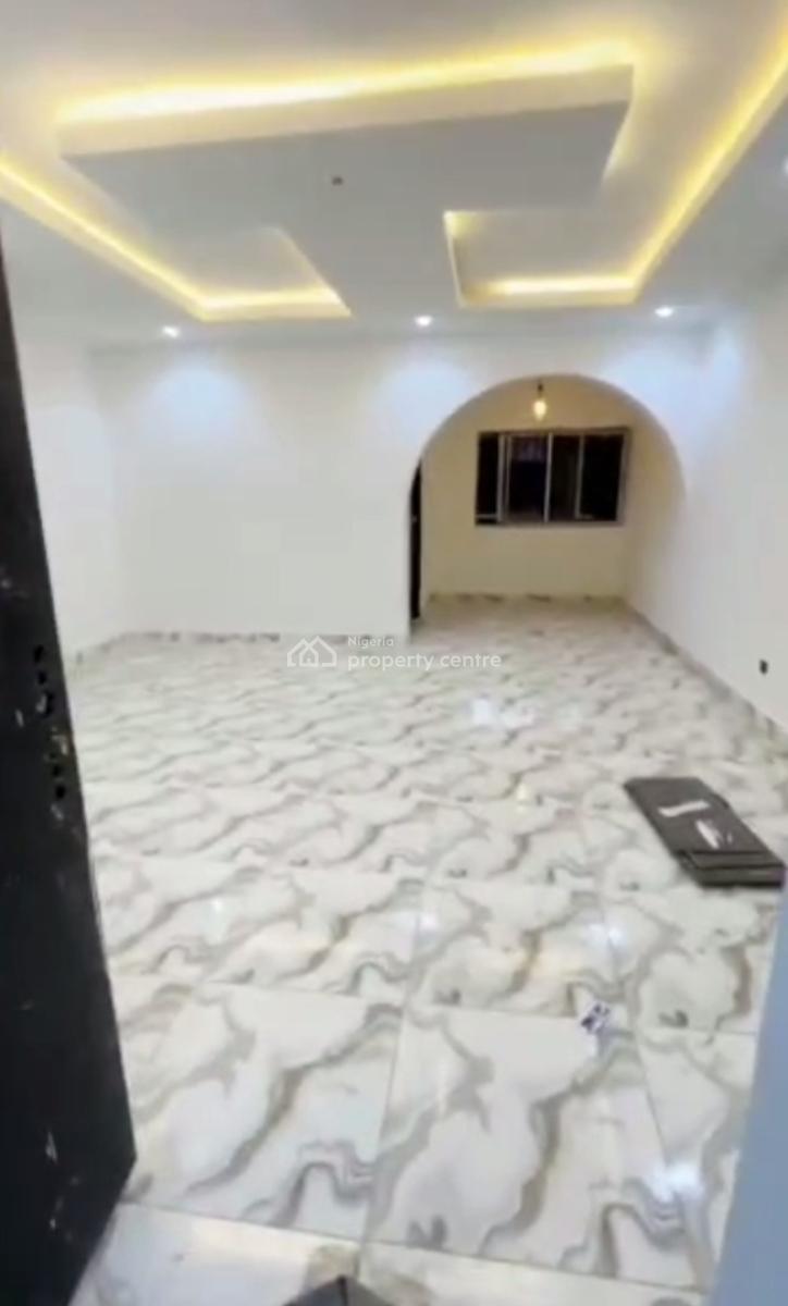 Lovely Spacious Standard Three (3) Bedroom Apartment, Off Pedro Road, Shomolu, Lagos, Flat / Apartment for Rent