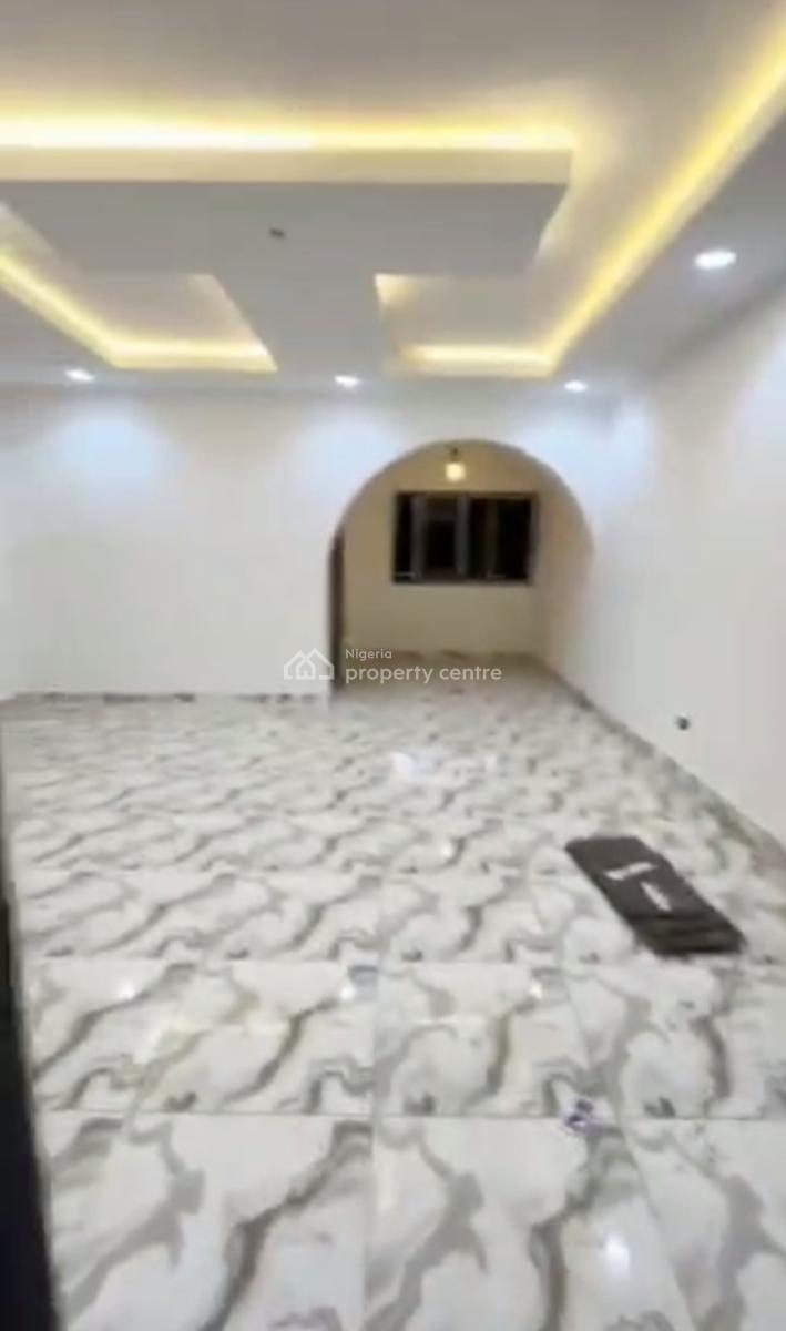 Lovely Spacious Standard Three (3) Bedroom Apartment, Off Pedro Road, Shomolu, Lagos, Flat / Apartment for Rent