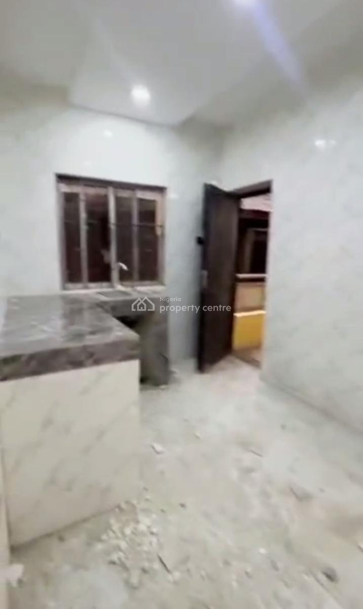 Lovely Spacious Standard Three (3) Bedroom Apartment, Off Pedro Road, Shomolu, Lagos, Flat / Apartment for Rent