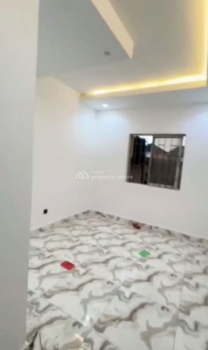 Lovely Spacious Standard Three (3) Bedroom Apartment, Off Pedro Road, Shomolu, Lagos, Flat / Apartment for Rent