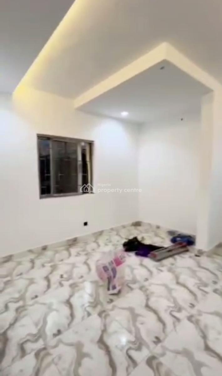 Lovely Spacious Standard Three (3) Bedroom Apartment, Off Pedro Road, Shomolu, Lagos, Flat / Apartment for Rent
