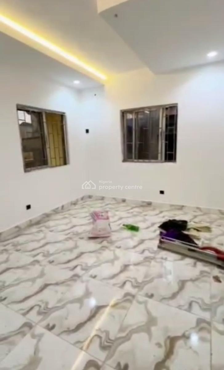 Lovely Spacious Standard Three (3) Bedroom Apartment, Off Pedro Road, Shomolu, Lagos, Flat / Apartment for Rent