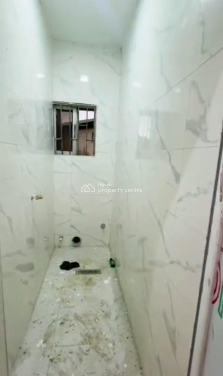 Lovely Spacious Standard Three (3) Bedroom Apartment, Off Pedro Road, Shomolu, Lagos, Flat / Apartment for Rent