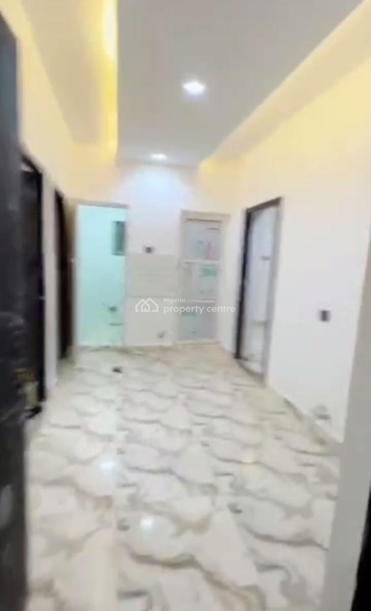 Lovely Spacious Standard Three (3) Bedroom Apartment, Off Pedro Road, Shomolu, Lagos, Flat / Apartment for Rent