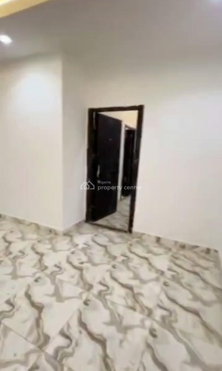 Lovely Spacious Standard Three (3) Bedroom Apartment, Off Pedro Road, Shomolu, Lagos, Flat / Apartment for Rent