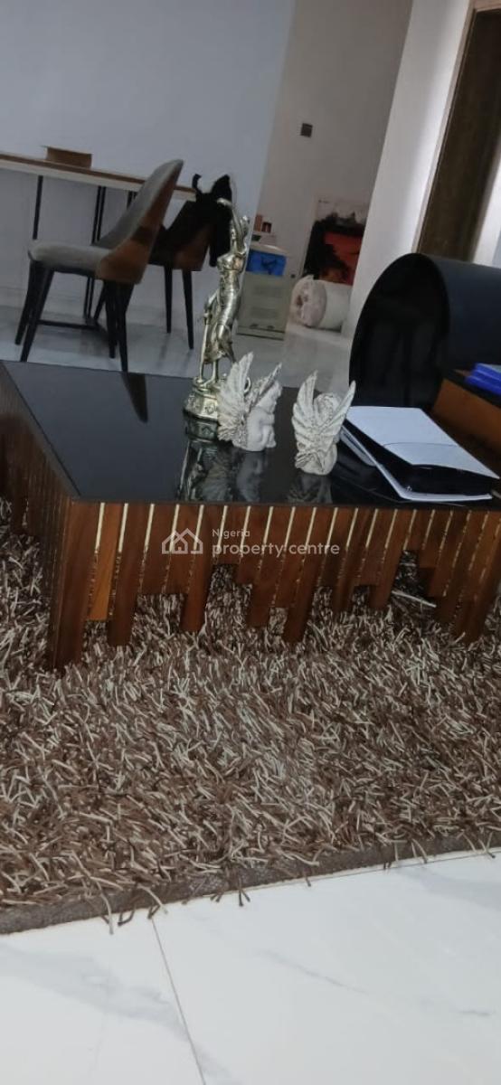 Distress Price: Furnished 4-bed+bq Apt in a Secured Estate, Middle Estate, By Pinnock Beach Estate, Osapa, Lekki, Lagos, Flat / Apartment for Sale