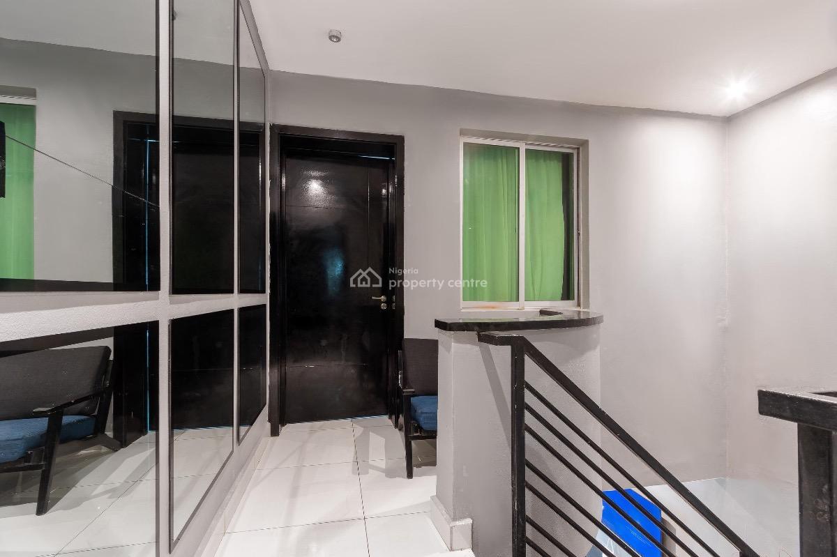 Luxury 2 Bedroom Maisonette Lekki 1 (right), Lekki Phase 1, Lekki, Lagos, Flat / Apartment Short Let