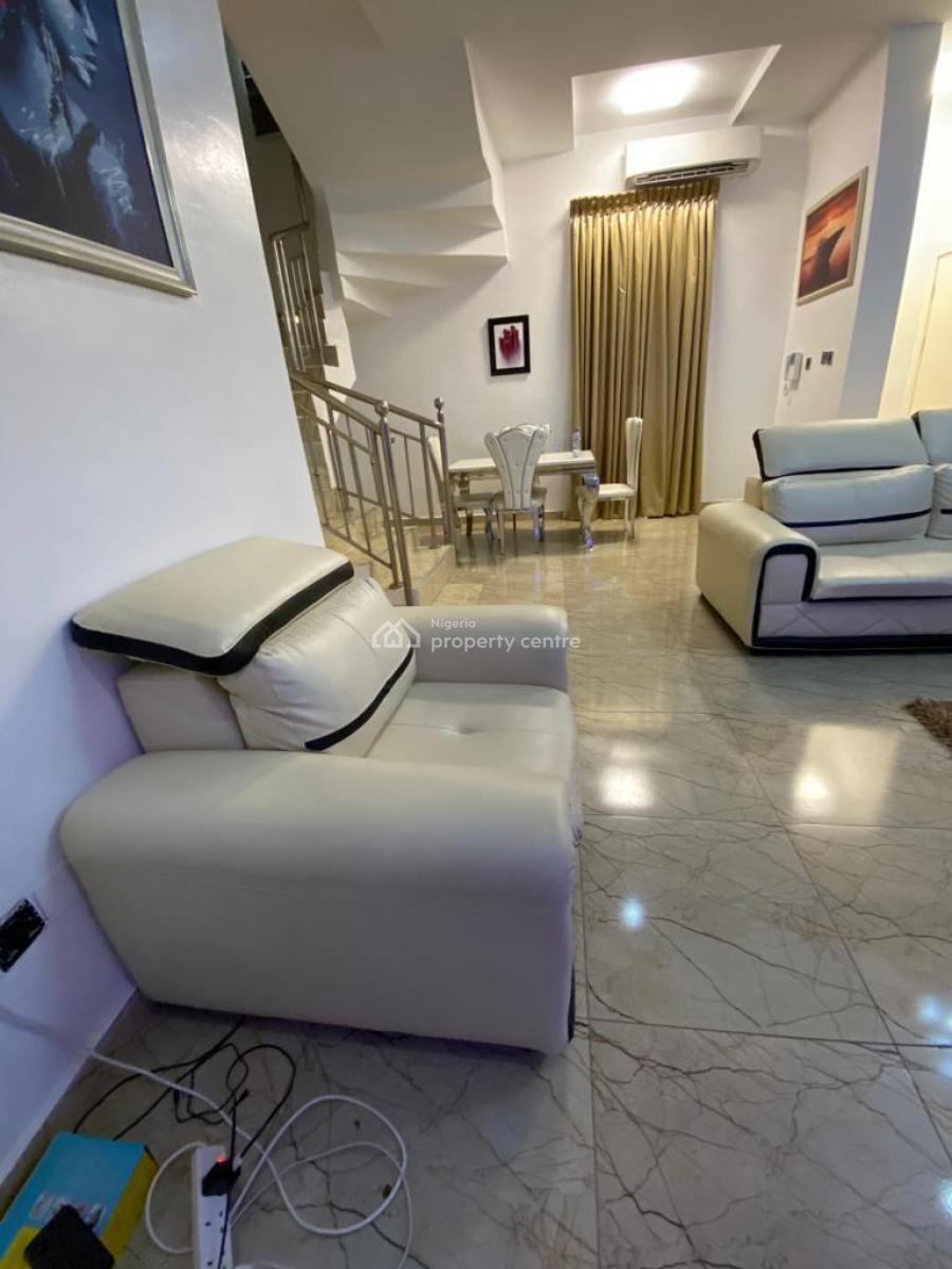 Distress Spacious 5 Bedroom Fully Detached Duplex with Bq, Osapa London Lekki, Osapa, Lekki, Lagos, Detached Duplex for Sale