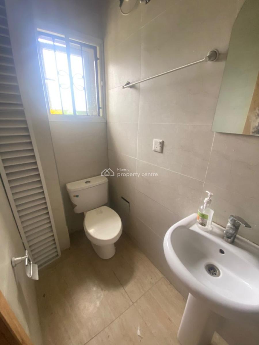 Well Maintained 2-bedroom Flat, Osapa, Lekki, Lagos, Flat / Apartment for Rent