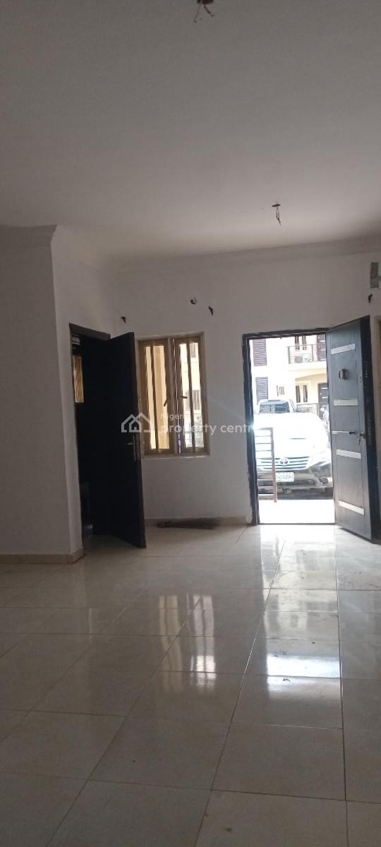 Now Available, Mobil Road Ilaje Ajah, Ilaje, Ajah, Lagos, Flat / Apartment for Rent