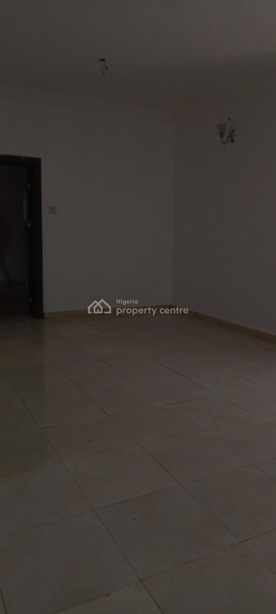 Now Available, Mobil Road Ilaje Ajah, Ilaje, Ajah, Lagos, Flat / Apartment for Rent