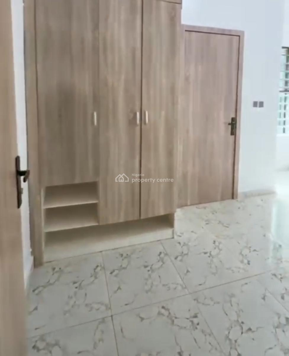 Single Room Upstairs Shared Apartment, Royal Pine Gate 3 Orchid, Lekki, Lagos, Flat / Apartment for Rent