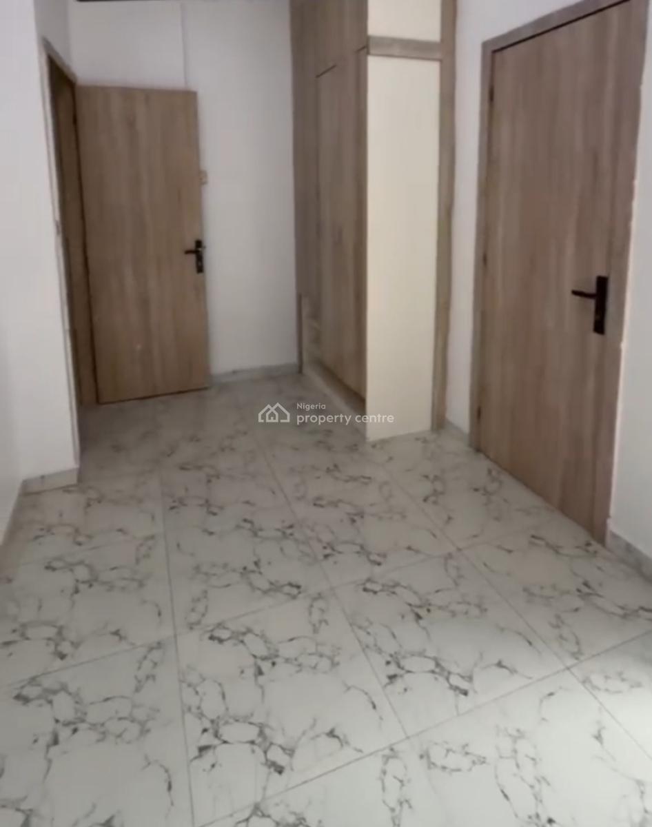 Single Room Upstairs Shared Apartment, Royal Pine Gate 3 Orchid, Lekki, Lagos, Flat / Apartment for Rent