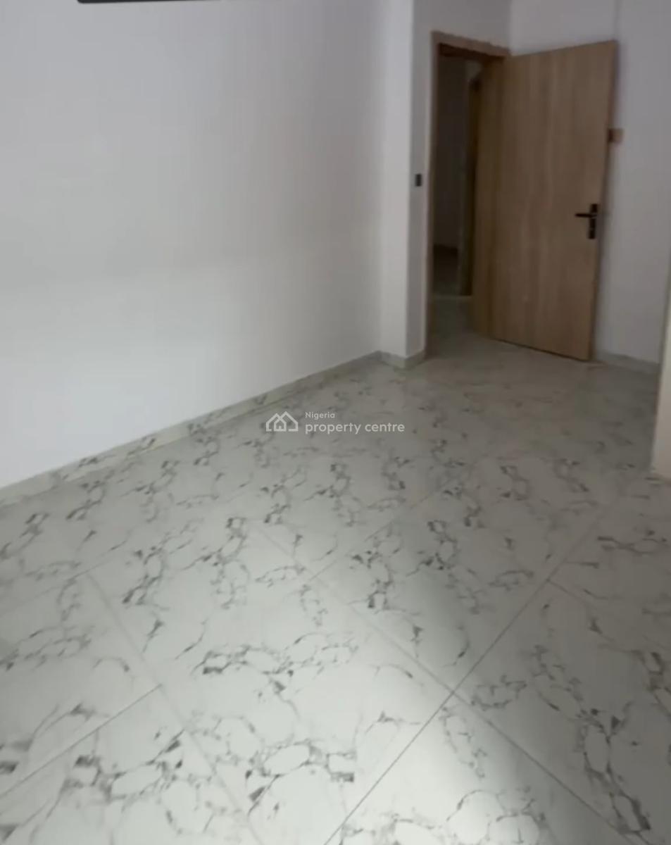 Single Room Upstairs Shared Apartment, Royal Pine Gate 3 Orchid, Lekki, Lagos, Flat / Apartment for Rent