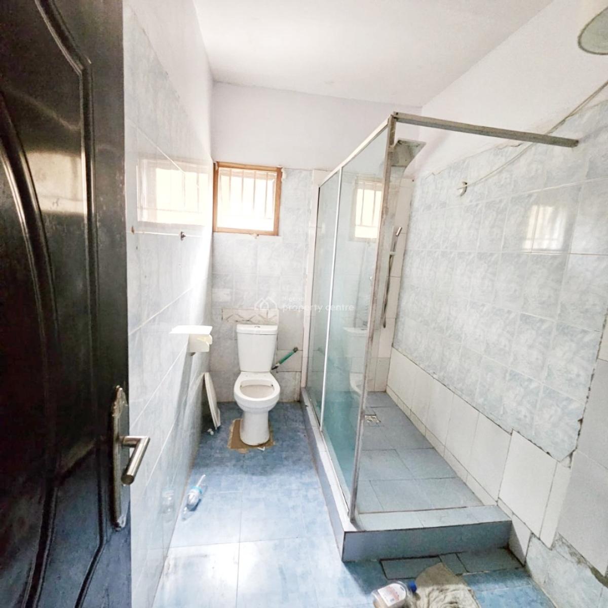a Well Maintained Spacious 3 Bedroom Flat, Gra Phase 2, Magodo, Lagos, Flat / Apartment for Rent