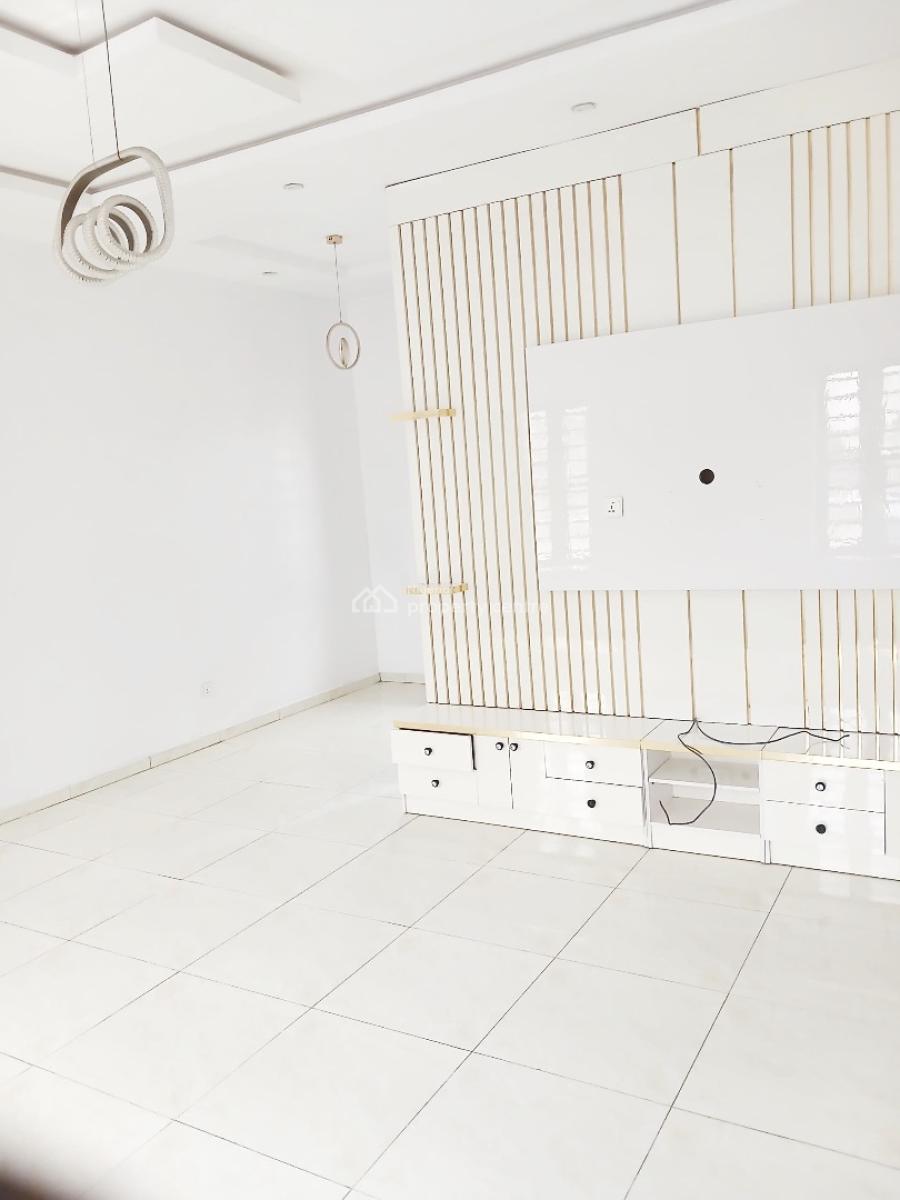 a Well Maintained Spacious 2 Bedroom Flat, Olowora, Omole Phase 2, Ikeja, Lagos, Flat / Apartment for Rent