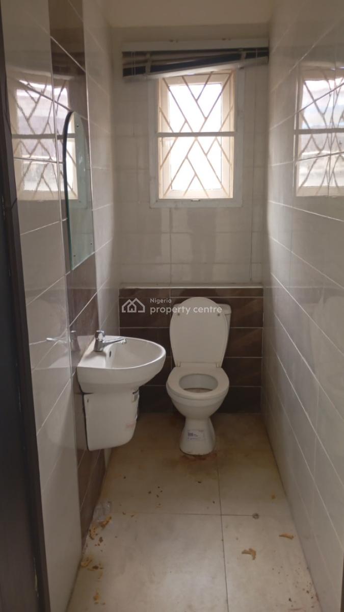 3 Bedroom Flat in a Secured Estate, Lekki Phase 1, Lekki, Lagos, Flat / Apartment for Rent
