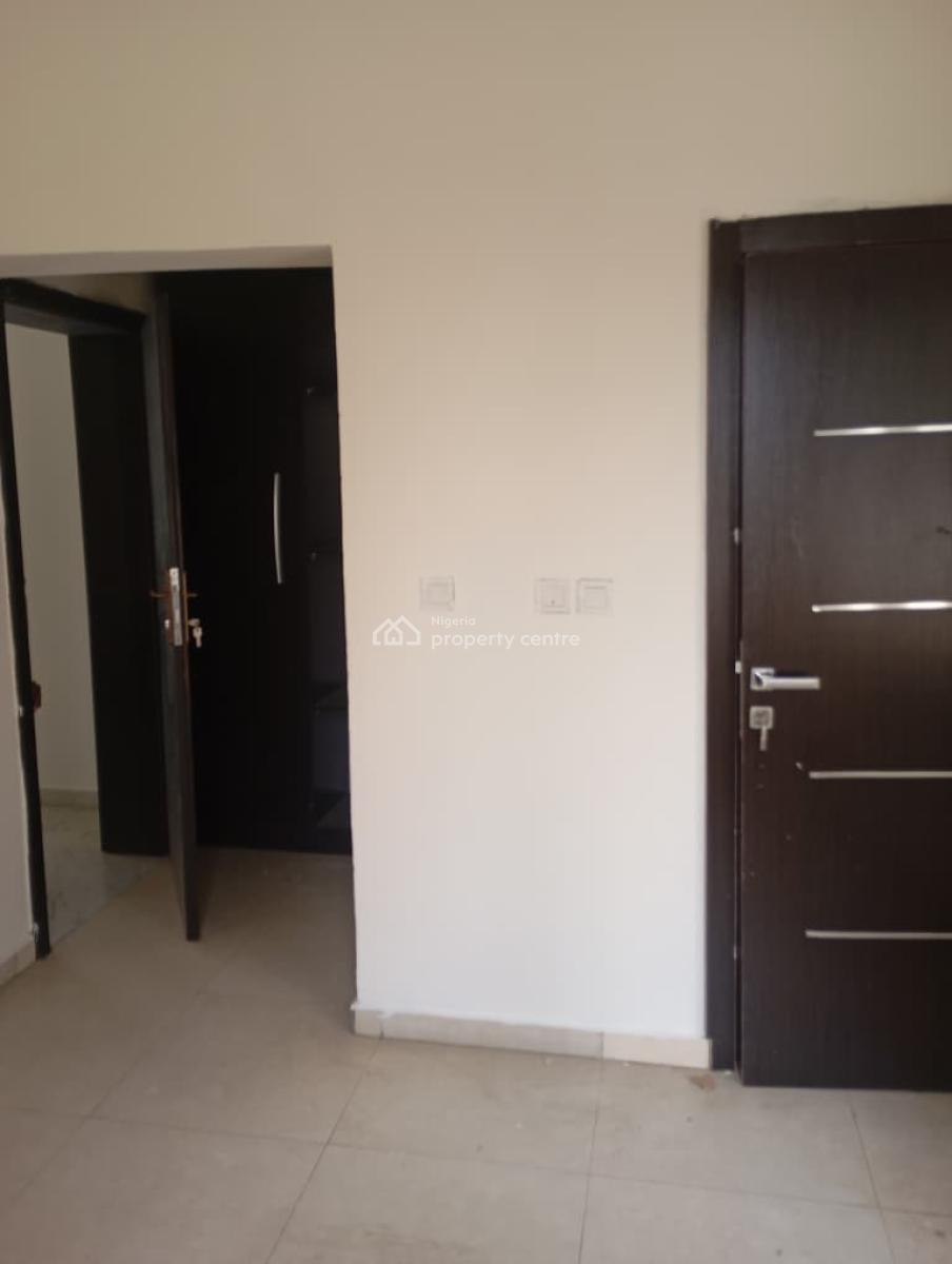 3 Bedroom Flat in a Secured Estate, Lekki Phase 1, Lekki, Lagos, Flat / Apartment for Rent
