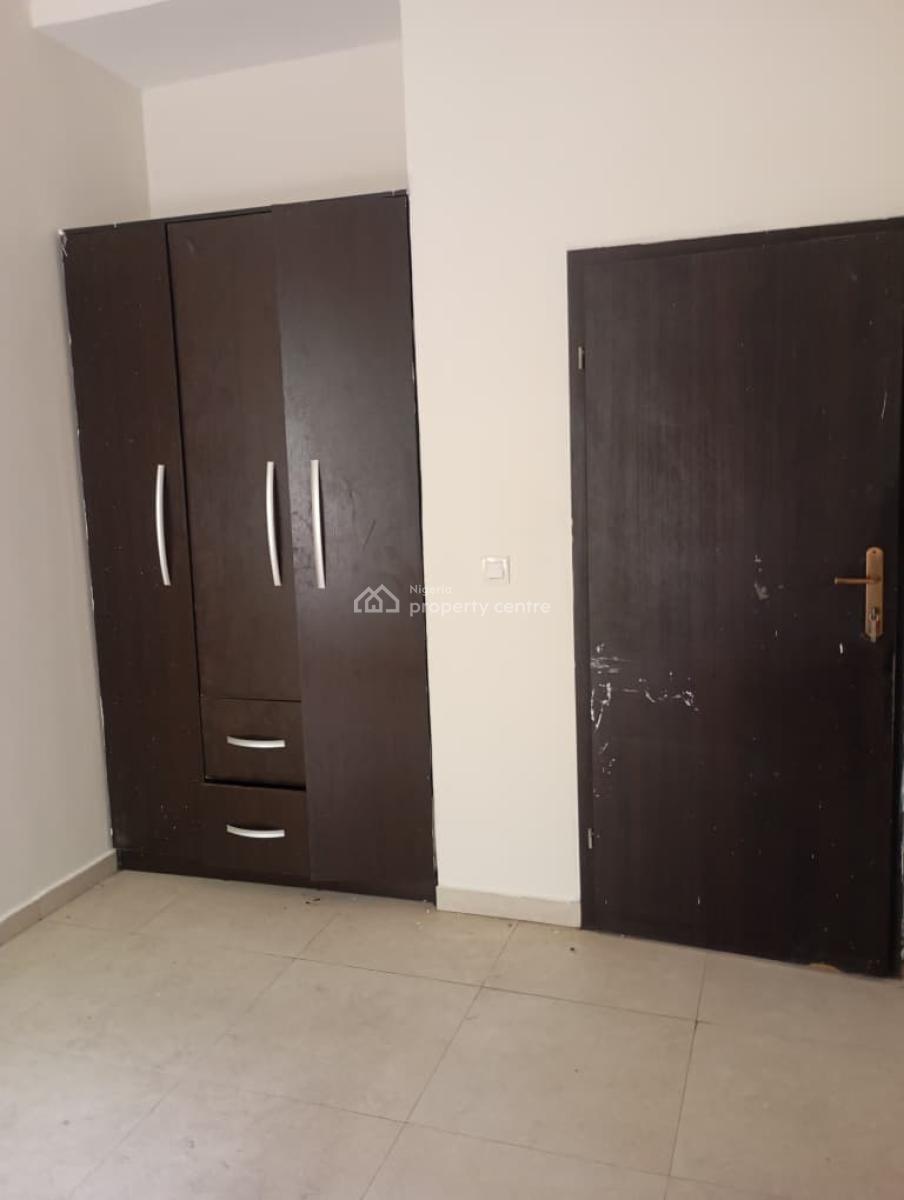 3 Bedroom Flat in a Secured Estate, Lekki Phase 1, Lekki, Lagos, Flat / Apartment for Rent